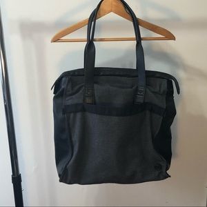 Lululemon. Shoulder gym bag. Black/Gray. See description.